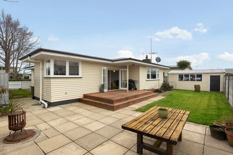 Photo of property in 4 Dover Road, St Andrews, Hamilton, 3200