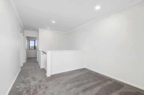 Photo of property in 10c Neilon Place, Northcross, Auckland, 0632