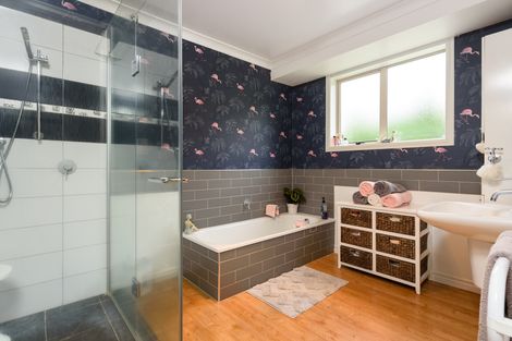 Photo of property in 9r Roger Guy Place, Welcome Bay, Tauranga, 3175
