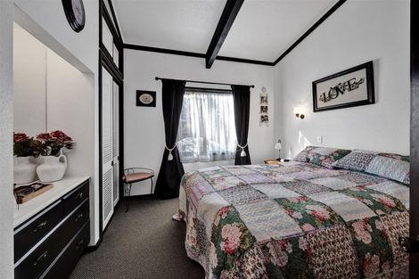 Photo of property in 15 Kowhai Street, Hawera, 4610