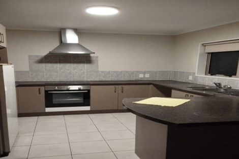 Photo of property in 28 Crossandra Drive, Mangere, Auckland, 2022