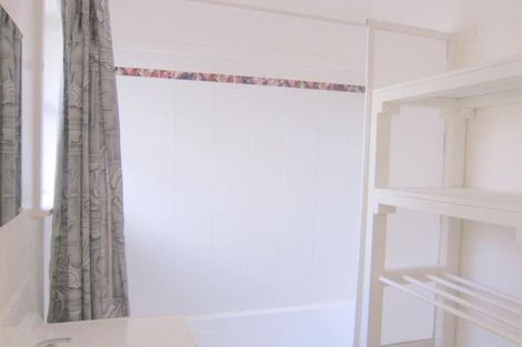 Photo of property in 29 Chilcott Road, Henderson, Auckland, 0612