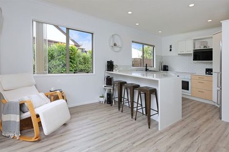 Photo of property in 22 Graven Court, Henderson, Auckland, 0612