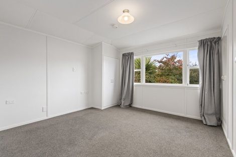 Photo of property in 5 Featherston Street, Takaro, Palmerston North, 4412