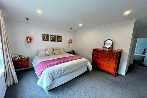 Photo of property in 8 The Track, Plimmerton, Porirua, 5026