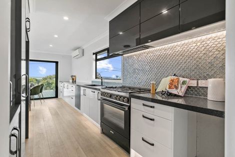 Photo of property in 2a Redwood Drive, Massey, Auckland, 0614