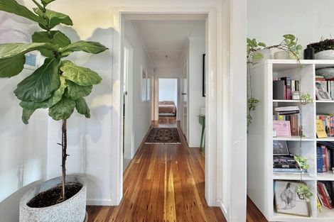 Photo of property in 10 Birdwood Road, Swanson, Auckland, 0612