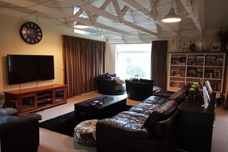 Photo of property in 68b Chatsworth Road, Silverstream, Upper Hutt, 5019