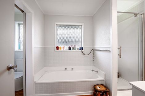 Photo of property in 21 Rewa Street, Inglewood, 4330