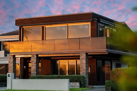 Photo of property in 30 Marine Parade, Mount Maunganui, 3116