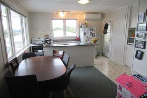 Photo of property in 42 Kenmore Street, Newlands, Wellington, 6037