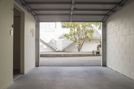 Photo of property in Pirie Street Townhouses, 18/35u Pirie Street, Mount Victoria, Wellington, 6011