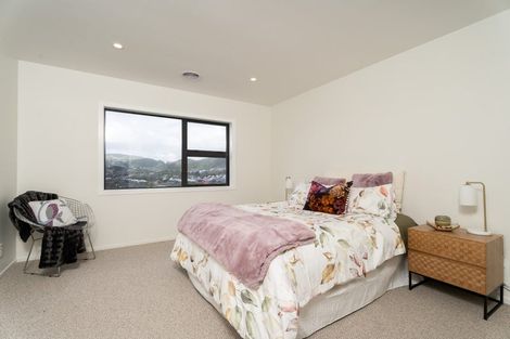 Photo of property in 50 Farnworth Terrace, Glenside, Wellington, 6037