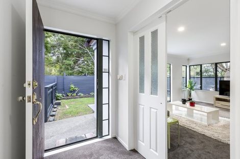 Photo of property in 3/8 Golf Road, New Lynn, Auckland, 0600