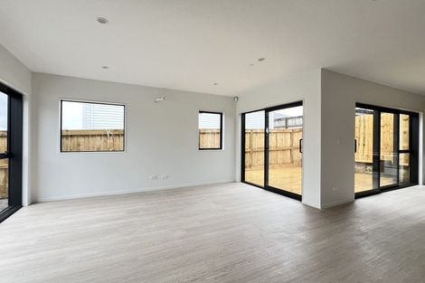 Photo of property in 105a Bond Crescent, Forrest Hill, Auckland, 0620