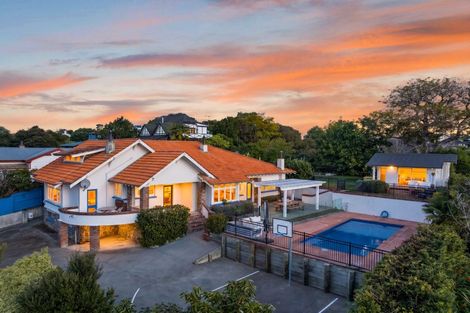 Photo of property in 60 Milton Road, Bluff Hill, Napier, 4110