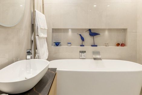 Photo of property in 110 Lake Terrace, Taupo, 3330