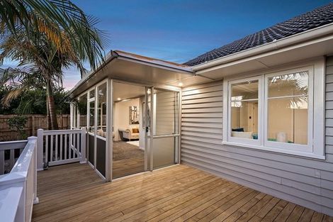 Photo of property in 7 Karamu Street, Te Atatu Peninsula, Auckland, 0610