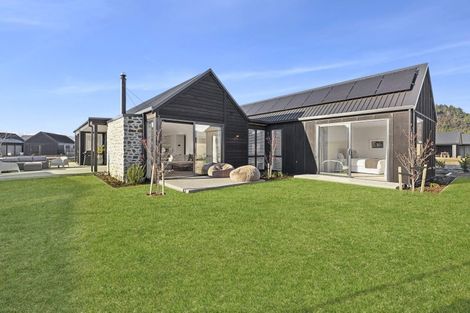 Photo of property in 21 Rua Street, Albert Town, Wanaka, 9305