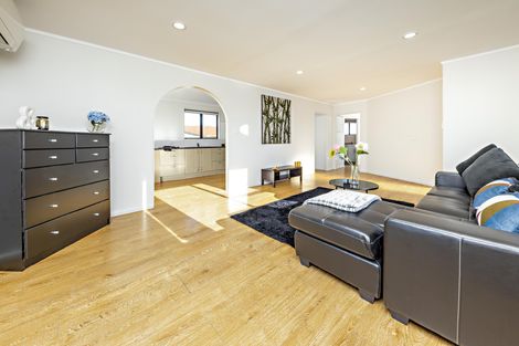 Photo of property in 8 Antalya Place, Manurewa, Auckland, 2102