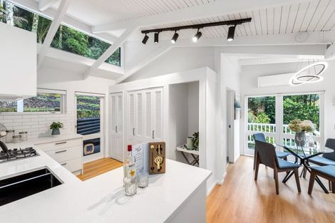 Photo of property in 157 Woodlands Park Road, Titirangi, Auckland, 0604