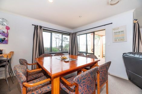 Photo of property in 21 Samara Place, Clendon Park, Auckland, 2103