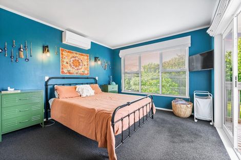 Photo of property in 56 Colwill Road, Massey, Auckland, 0614