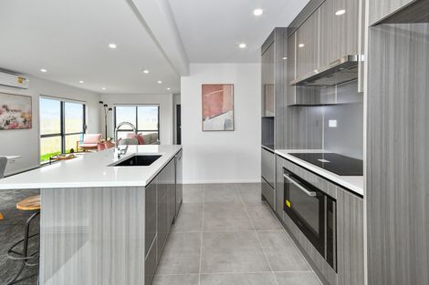 Photo of property in 4 Kaitiaki Drive, Clarks Beach, 2122
