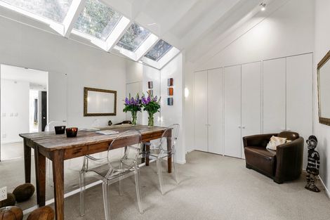 Photo of property in 11 Burrows Avenue, Karori, Wellington, 6012