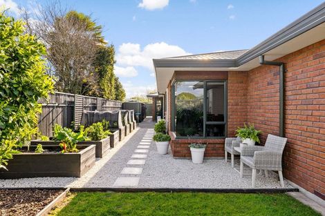 Photo of property in 71 Taylor Street, Cambridge, 3434