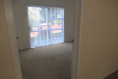 Photo of property in 4 Fairbanks Place, Glendene, Auckland, 0602
