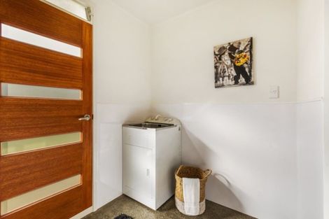 Photo of property in 21 Calthorp Close, Favona, Auckland, 2024