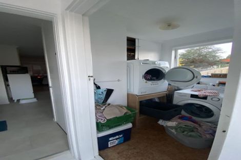 Photo of property in 58 Mcdowell Crescent, Hillcrest, Auckland, 0627