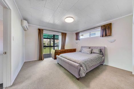 Photo of property in 54 Tiraumea Drive, Pakuranga, Auckland, 2010