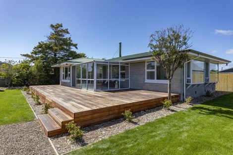 Photo of property in 28 Sylvia Street, Parklands, Christchurch, 8083