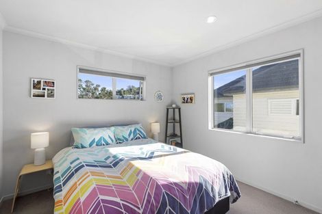 Photo of property in 8/16 Black Rock Road, Newlands, Wellington, 6037