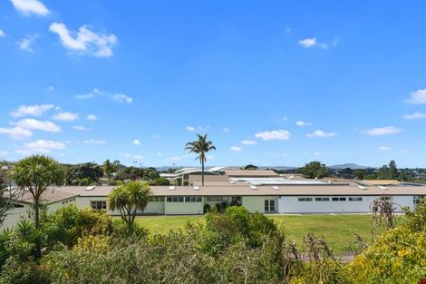 Photo of property in 771 East Coast Road, Northcross, Auckland, 0630