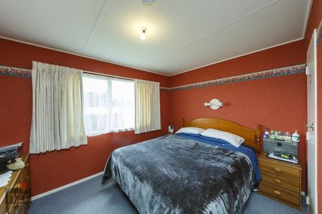 Photo of property in 26 Cumberland Place, Kelvin Grove, Palmerston North, 4414