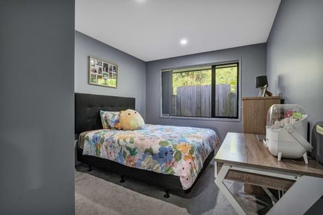 Photo of property in 2 Frederick Place, Whalers Gate, New Plymouth, 4310