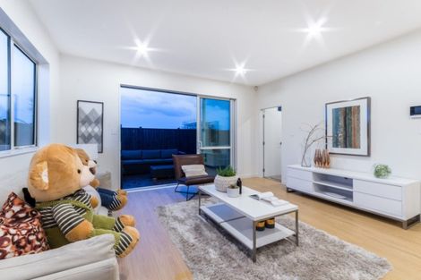 Photo of property in 25 Toanui Road, Hobsonville, Auckland, 0616