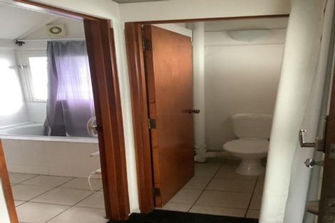 Photo of property in 1/136 Holly Road, St Albans, Christchurch, 8014