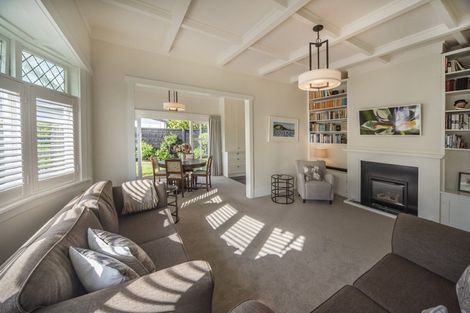 Photo of property in 1a Glen Road, Stanley Point, Auckland, 0624