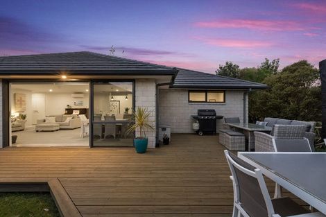 Photo of property in 15 Ian Place, Waihi Beach, 3611