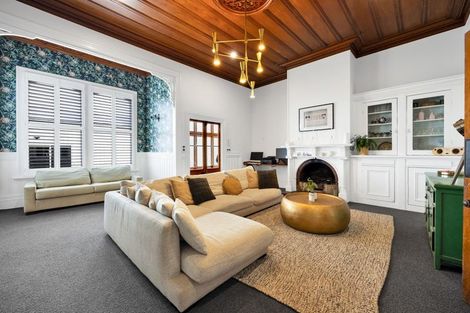 Photo of property in 76 Turuturu Road, Hawera, 4674