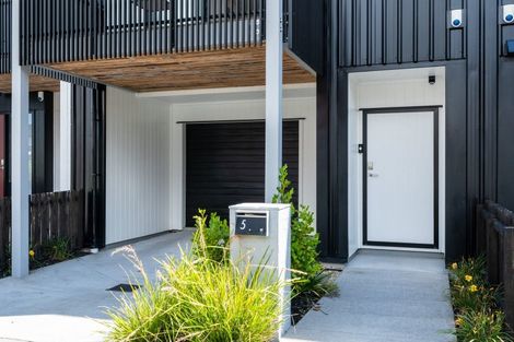 Photo of property in 5 Eyton Kay Road, Hobsonville, Auckland, 0616