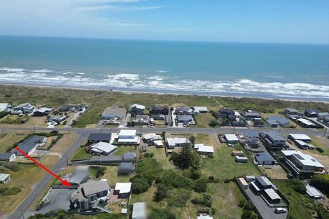 Photo of property in 9 Trafalgar Street, Foxton Beach, Foxton, 4815