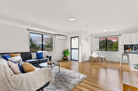 Photo of property in 12 Cameron Place, Ranui, Auckland, 0612