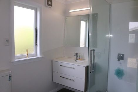 Photo of property in 12 Lyndhurst Street, Takaro, Palmerston North, 4412
