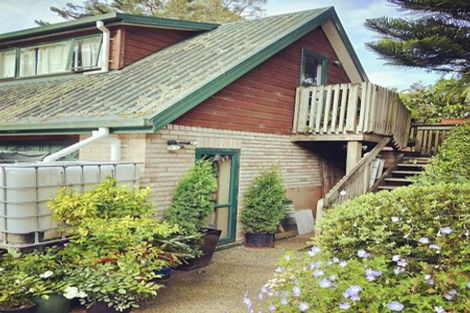 Photo of property in 31 Daffodil Street, Titirangi, Auckland, 0604