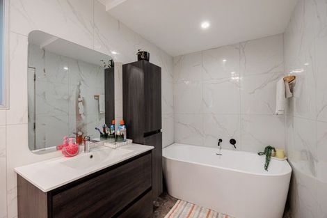 Photo of property in 3 Nicholson Street, Mayfair, Hastings, 4122